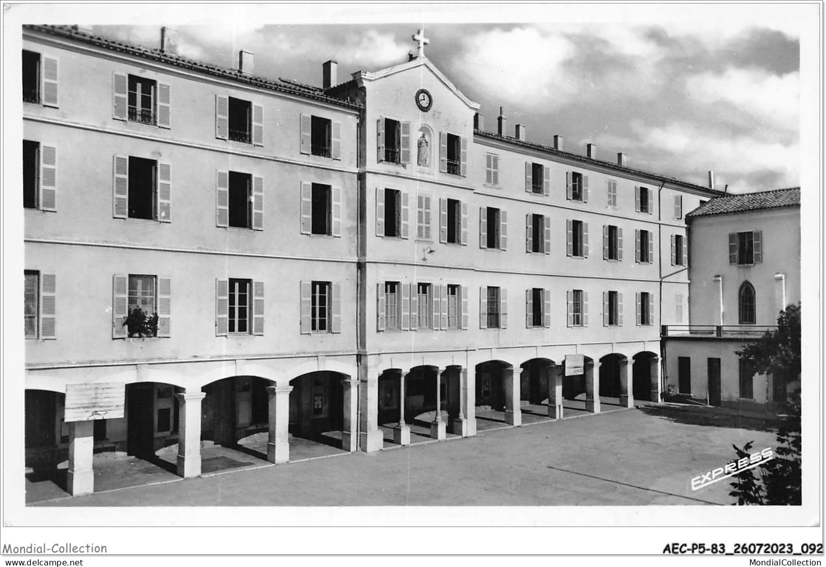 AECP5-83-0418- LA-NAVARRE - Par La Crau - La Façade  - La Crau