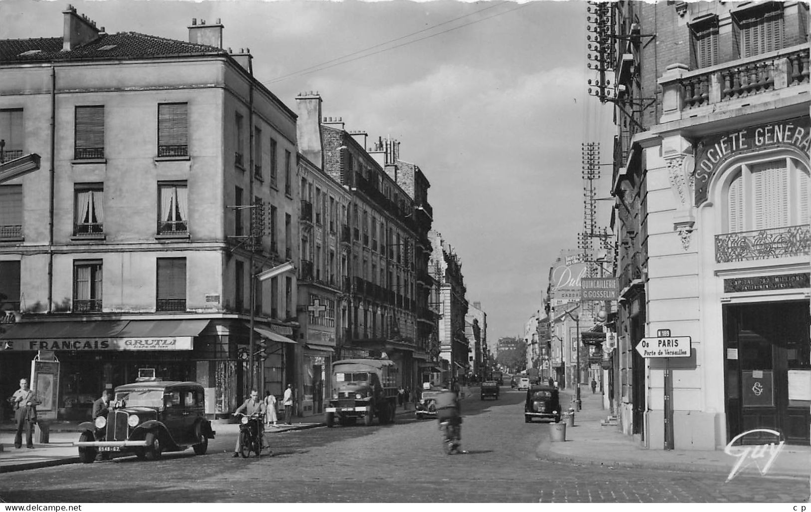 Issy Les Moulineaux -  Societe Generale - Rue Ernest Renan  -  Café Français -  CPSM °J - Issy Les Moulineaux