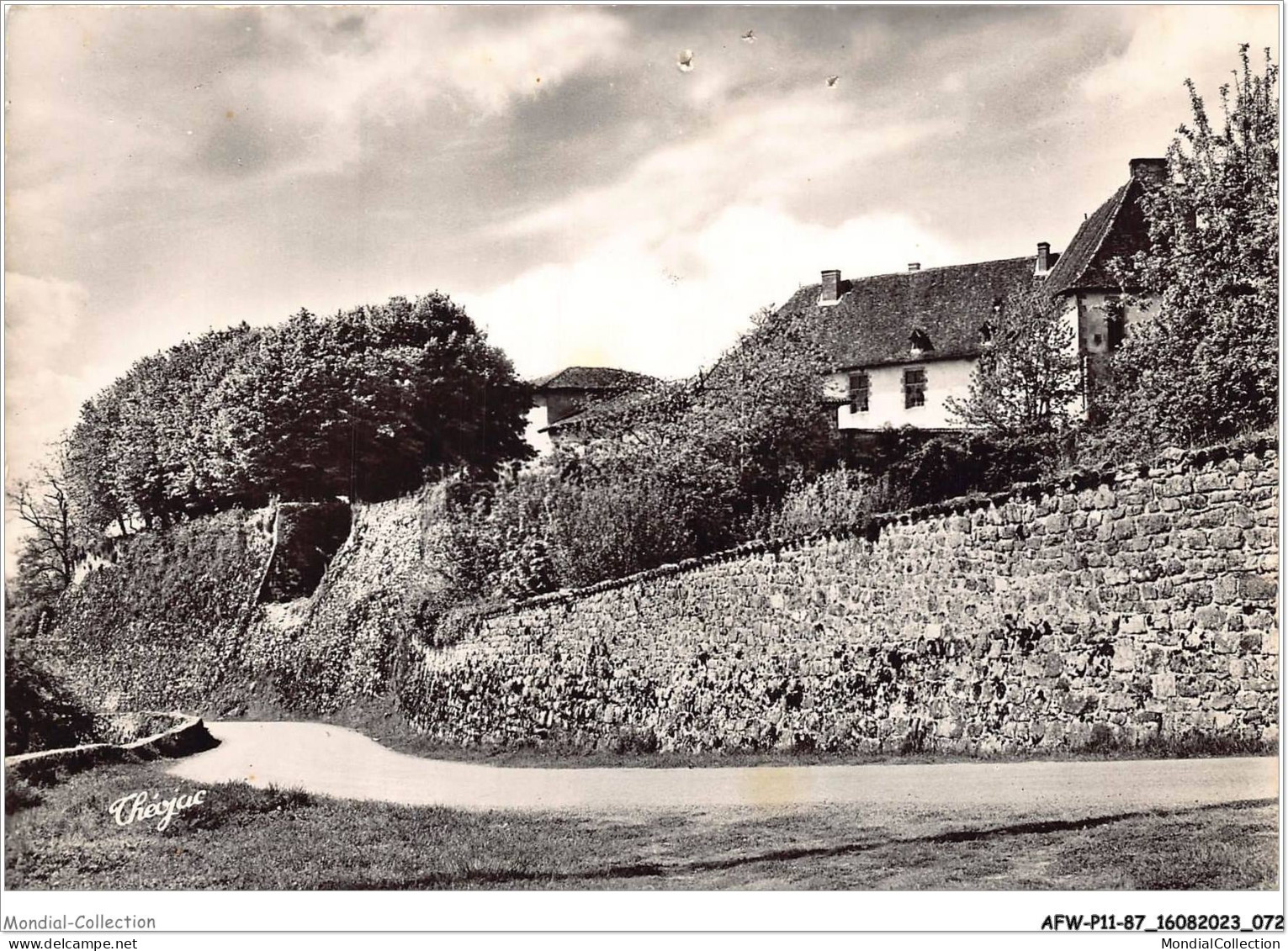 AFWP11-87-1090 - Haute-vienne - SAINT-AUVENT - Le Château Et Les Remparts - Rochechouart