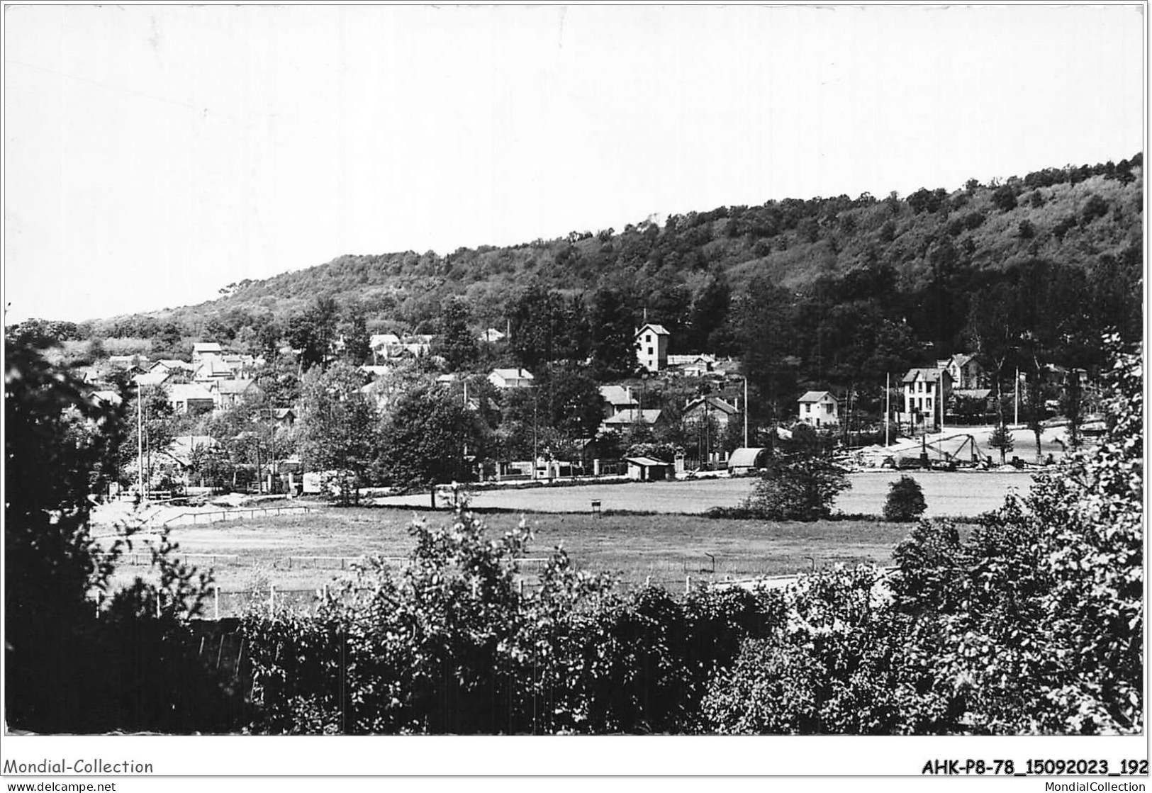 AHKP8-0780-78 - BURES-SUR-YVETTE - Vue Sur Le Stade Et La Rue De Moulon - Bures Sur Yvette