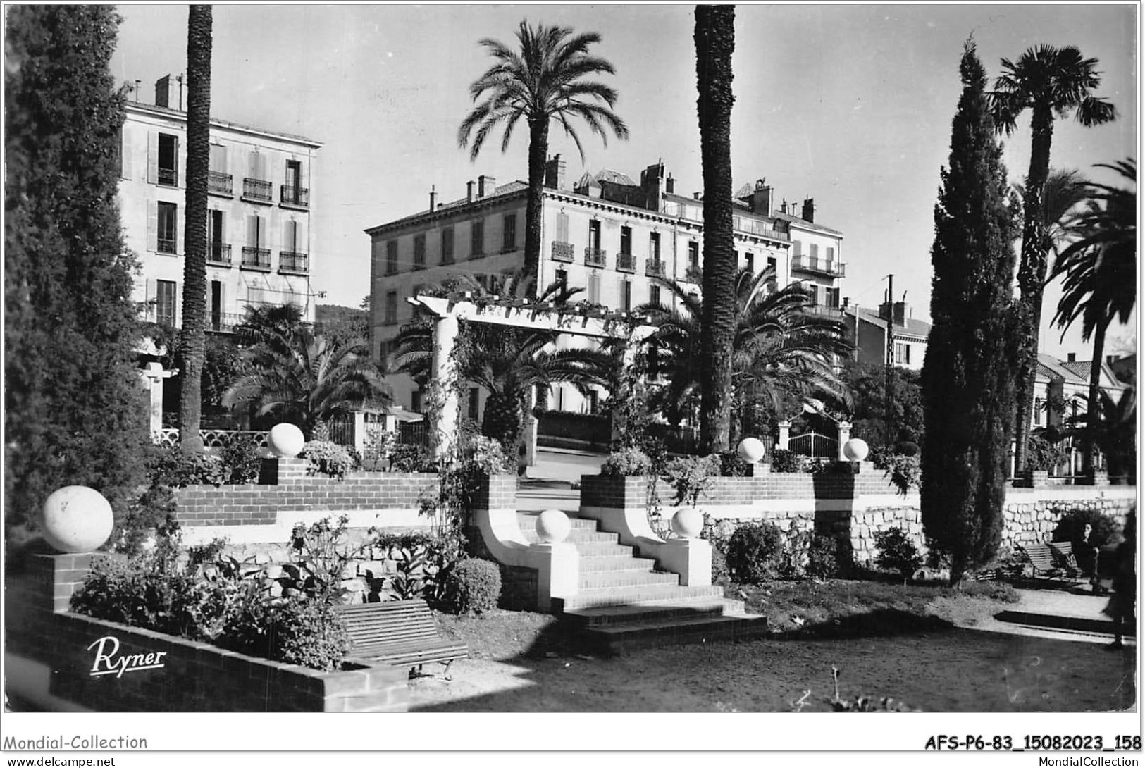 AFSP6-83-0491 - HYERES-LES-PALMIERS - Jardins Et Pergolas Sur L'avenue De Belgique  - Hyeres