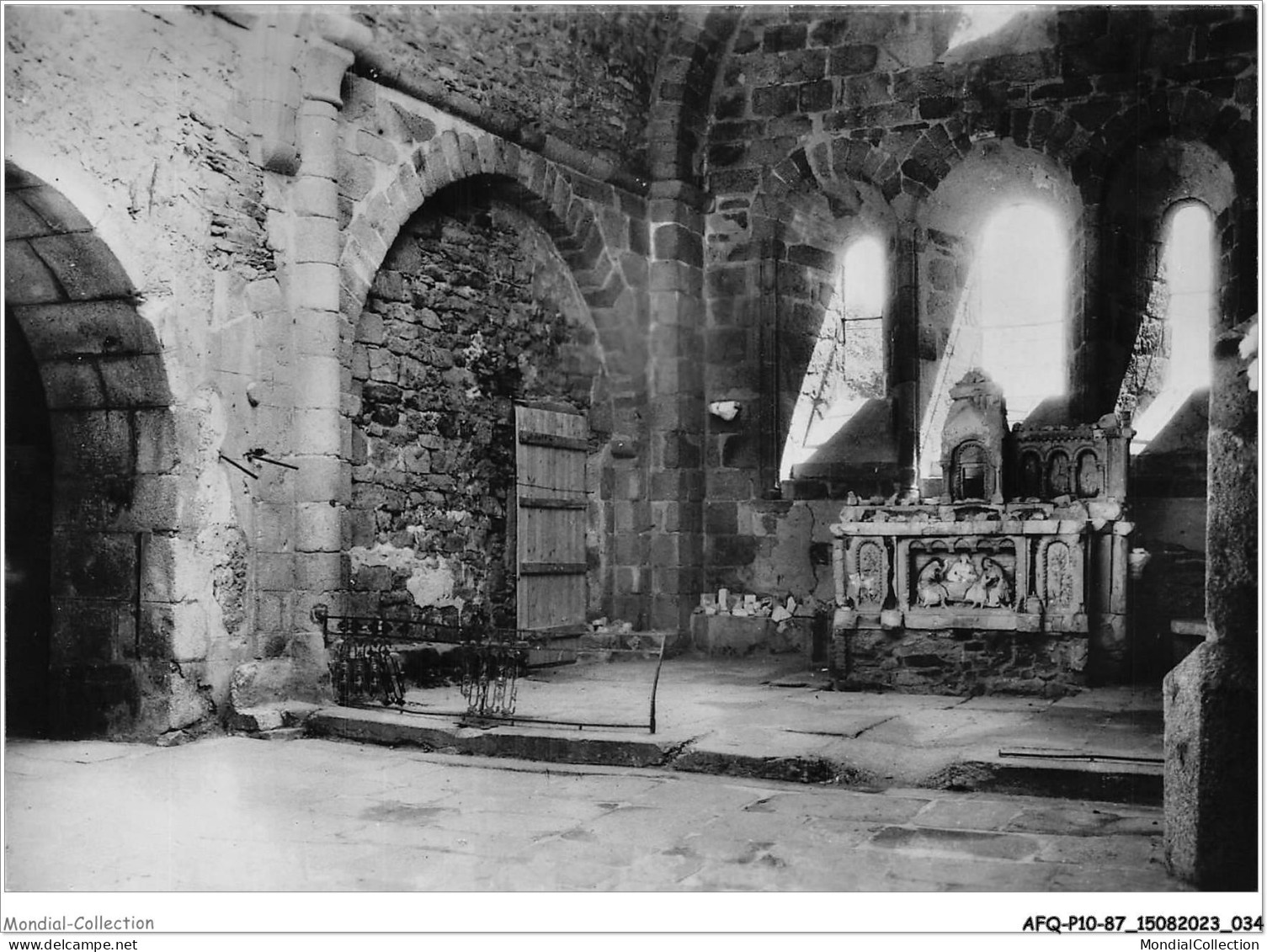 AFQP10-87-0887 - ORADOUR-SUR-GLANE - Détruit Le 10 Juin 1944 - Choeur De L'église  - Oradour Sur Glane