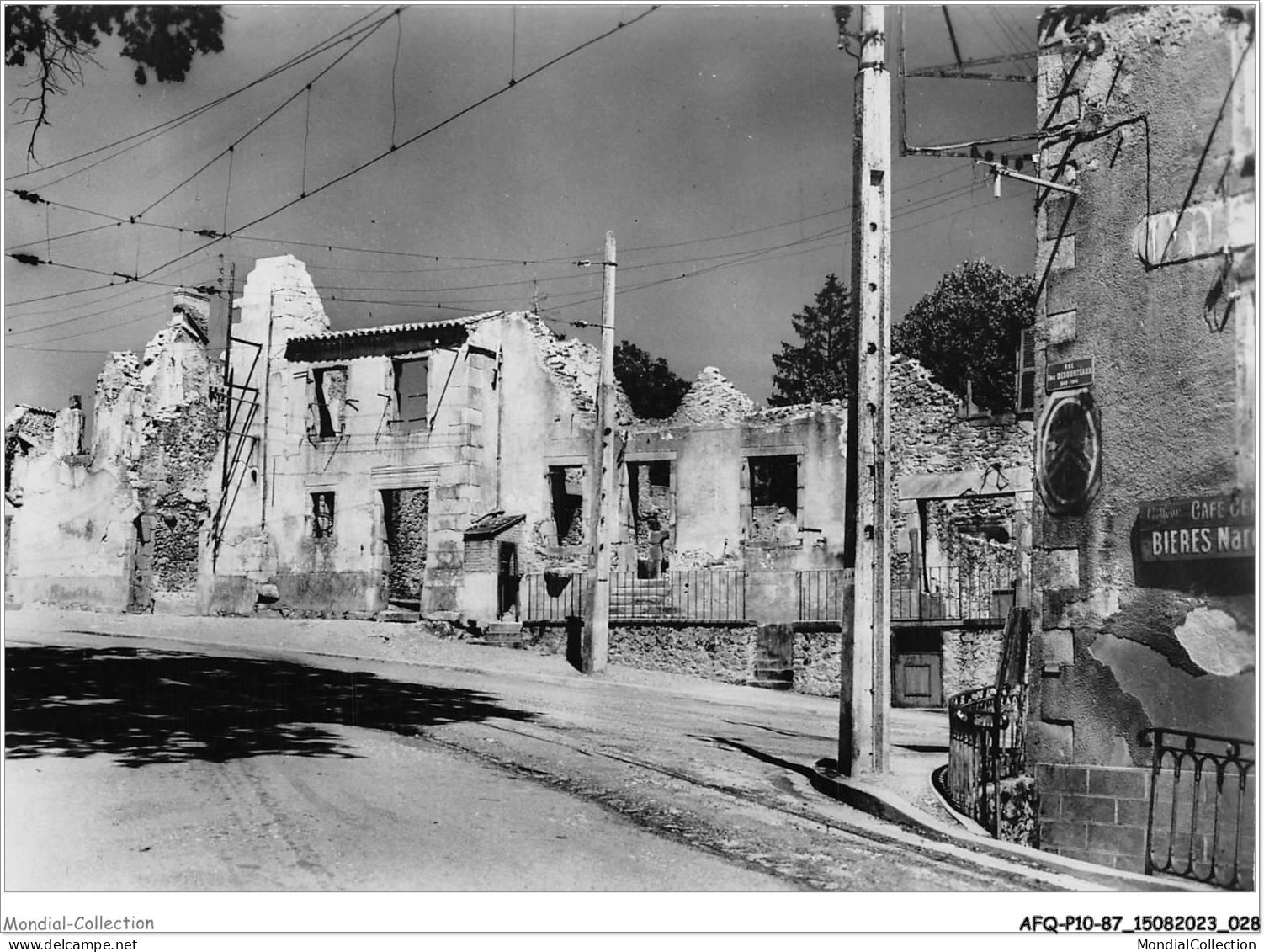AFQP10-87-0884 - ORADOUR-SUR-GLANE - Détruit Le 10 Juin 1944 - Rue E Desourteaux  - Oradour Sur Glane