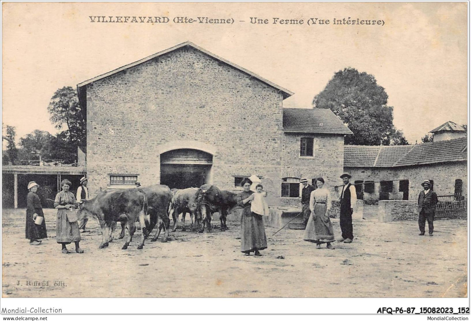 AFQP6-87-0589 - VILLEFAVARD - Une Ferme - Vue Intérieure - Bellac