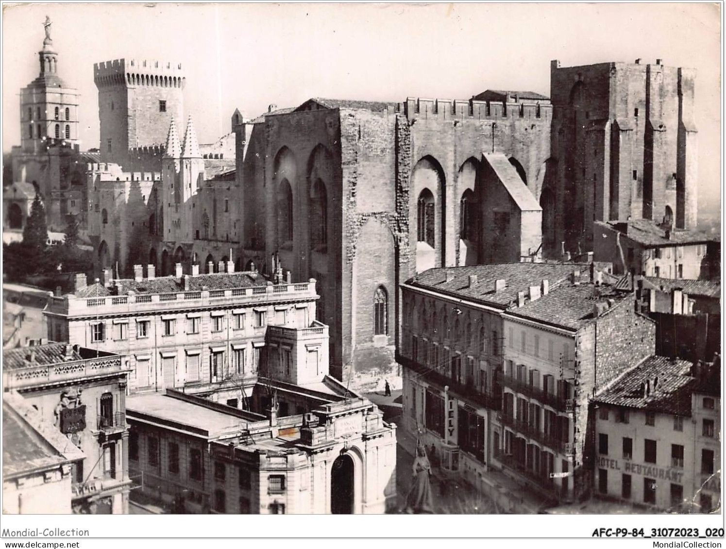 AFCP9-84-0942 - AVIGNON - Palais Des Papes - Côté Sud - Avignon (Palais & Pont)