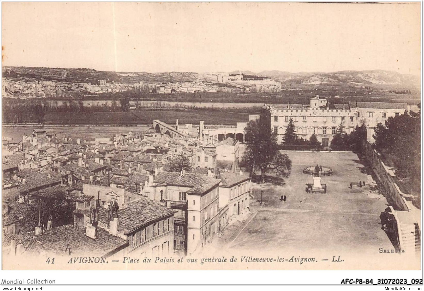 AFCP8-84-0861 - AVIGNON - Place Du Palais Et Vue Générale De Villeneuve-les-avignon - Avignon (Palais & Pont)