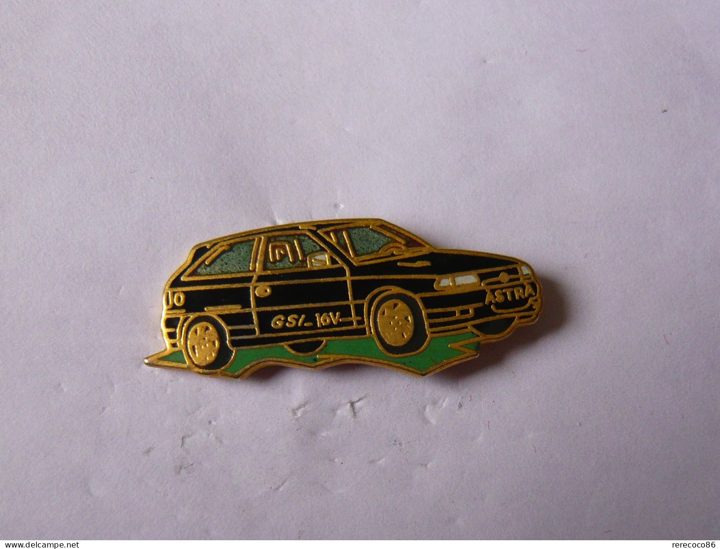 Pins  DEMONS ET MERVEILLES  AUTOMOBILE OPEL BERLINE COMPACTE - Opel