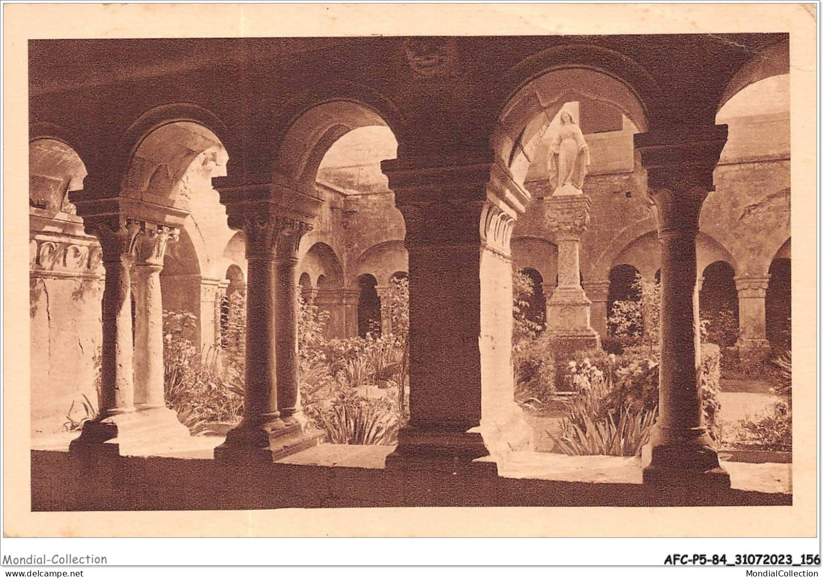 AFCP5-84-0555 - Abbaye De Sénanque - GORDES - Vaucluse - Le Cloître Et La Vierge De L'inviolata  - Gordes