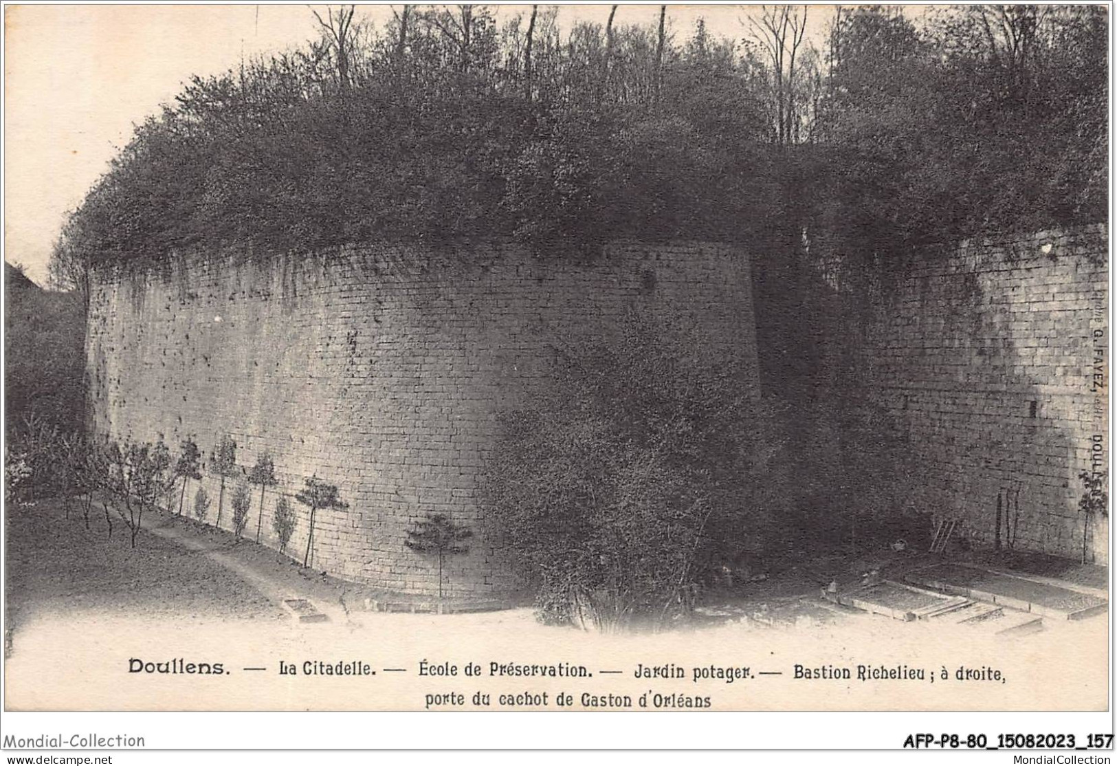 AFPP8-80-0835 - DOULLENS - La Citadelle - Ecole De Preservation - Jardin Potager - Bastion Richelieu - A Droite - Doullens