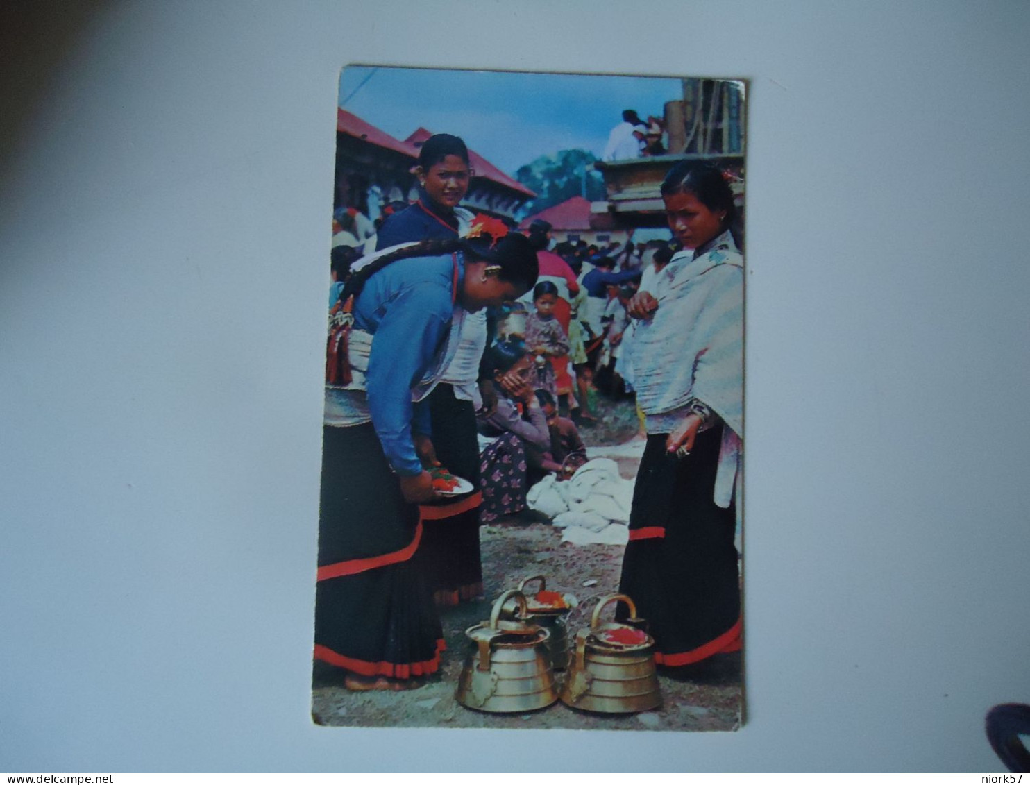 NEPAL    POSTCARDS WOMENS IN POPULAR  MARKET   FOR MORE PURCHASES 10% DISCOUNT - Népal