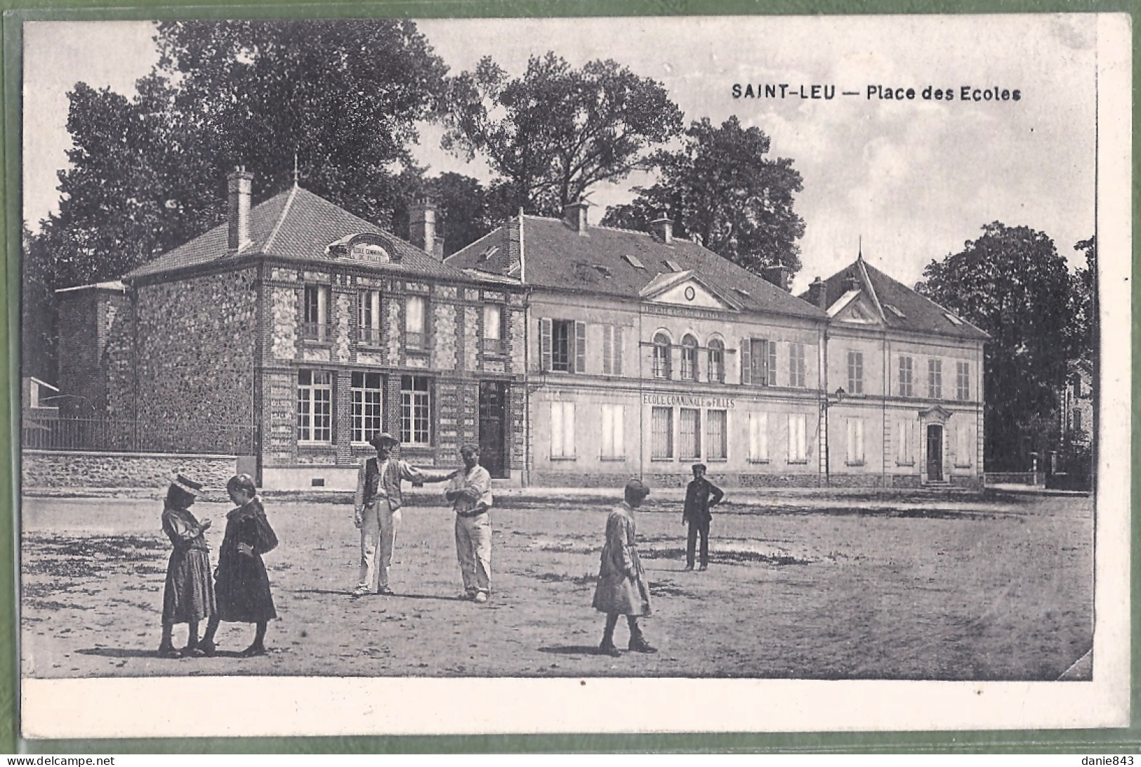 CPA  - VAL D'OISE - SAINT LEU LA FORET - PLACE DES ÉCOLES - Animation - Saint Leu La Foret