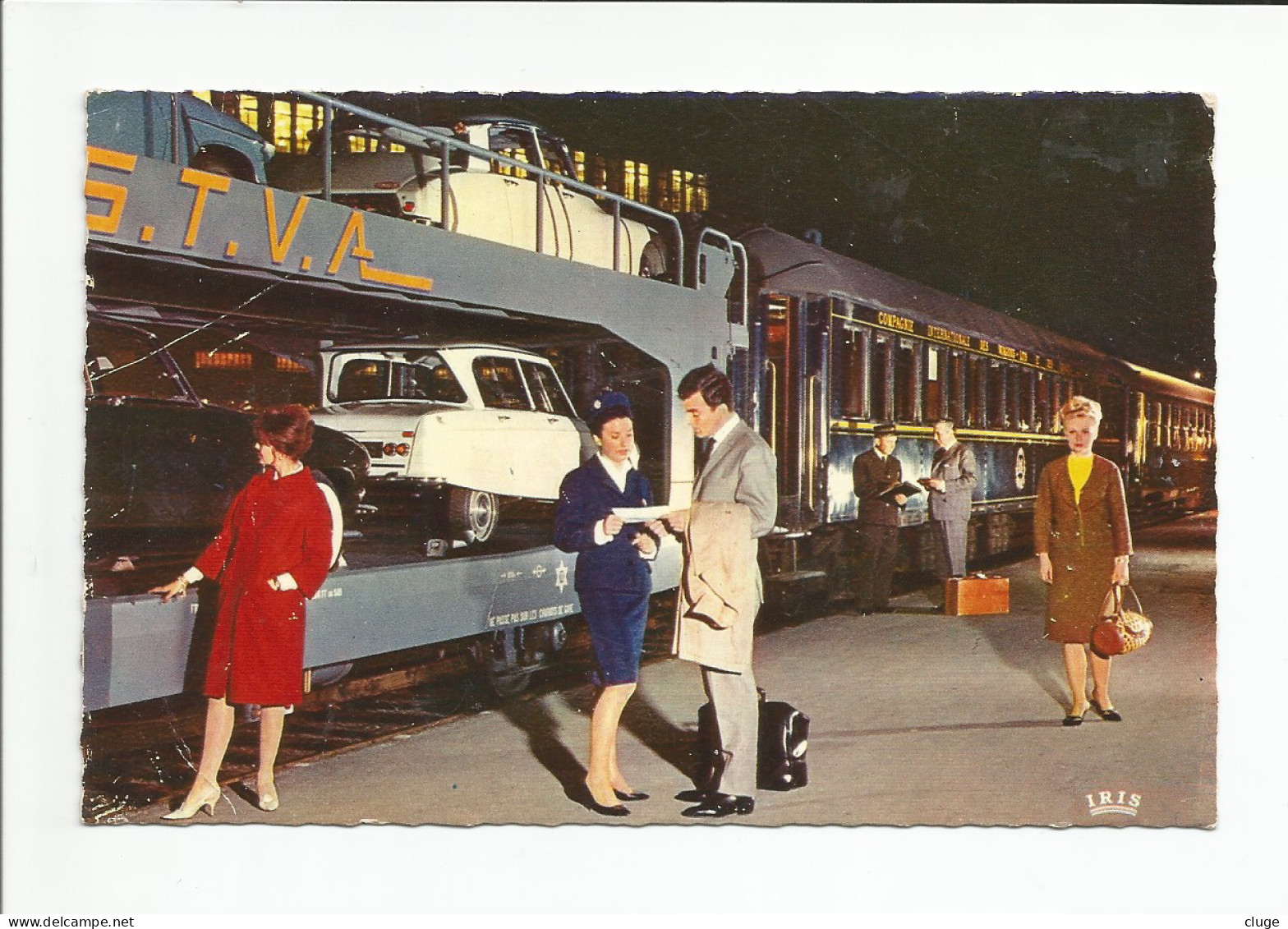 TRAIN  AUTO / COUCHETTES  -  Chemin De Fer Français  -  Citroën AMI 6 Et DS - Bahnhöfe Mit Zügen