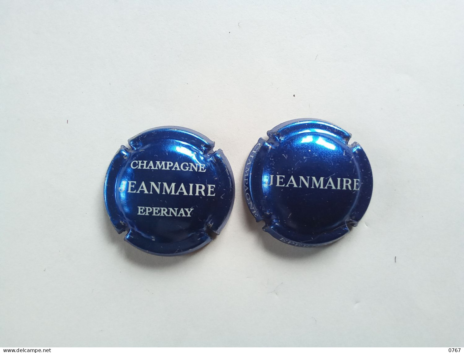 Lot De 2 Capsules Muselets Champagne Jeanmaire Différentes  ( Bazarcollect28 ) - Autres & Non Classés