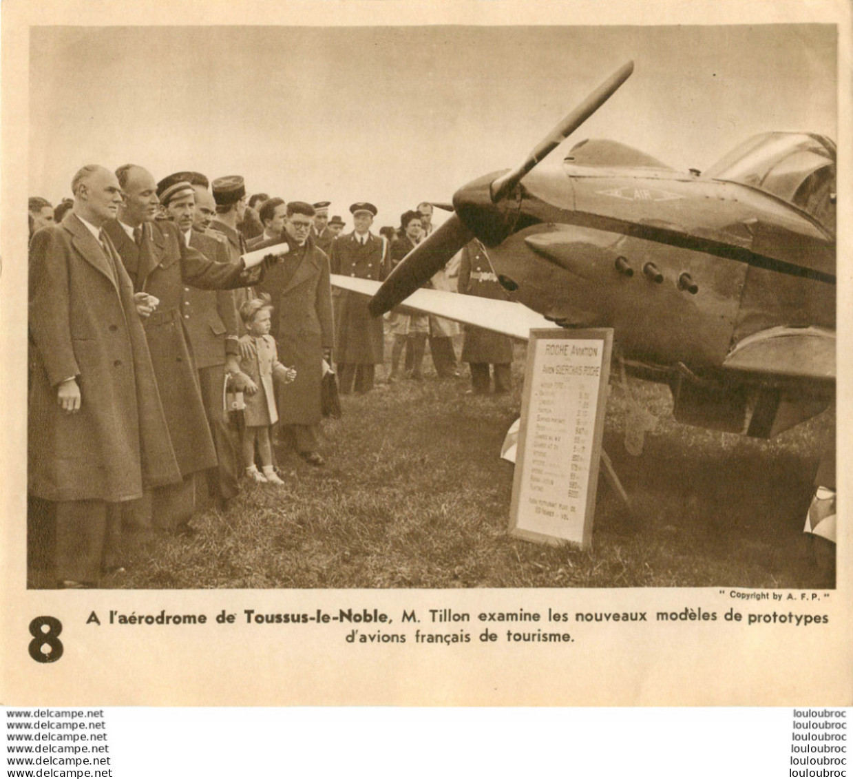 TOUSSUS LE NOBLE AERODROME MR TILLON EXAMINE LES NOUVEAUX MODELES D'AVIONS  ROCHE AVIATION  DOCUMENT FEUILLET 24 X 20 CM - Andere & Zonder Classificatie