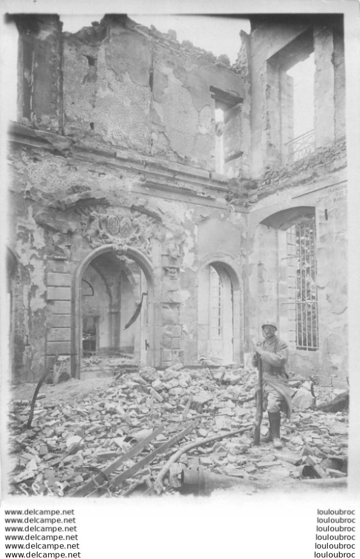 GERBEVILLER MEURTHE ET MOSELLE RUINES DU CHATEAU ET SOLDAT PREMIERE GUERRE WW1 PHOTO ORIGINALE 18 X 13 CM - Guerre, Militaire