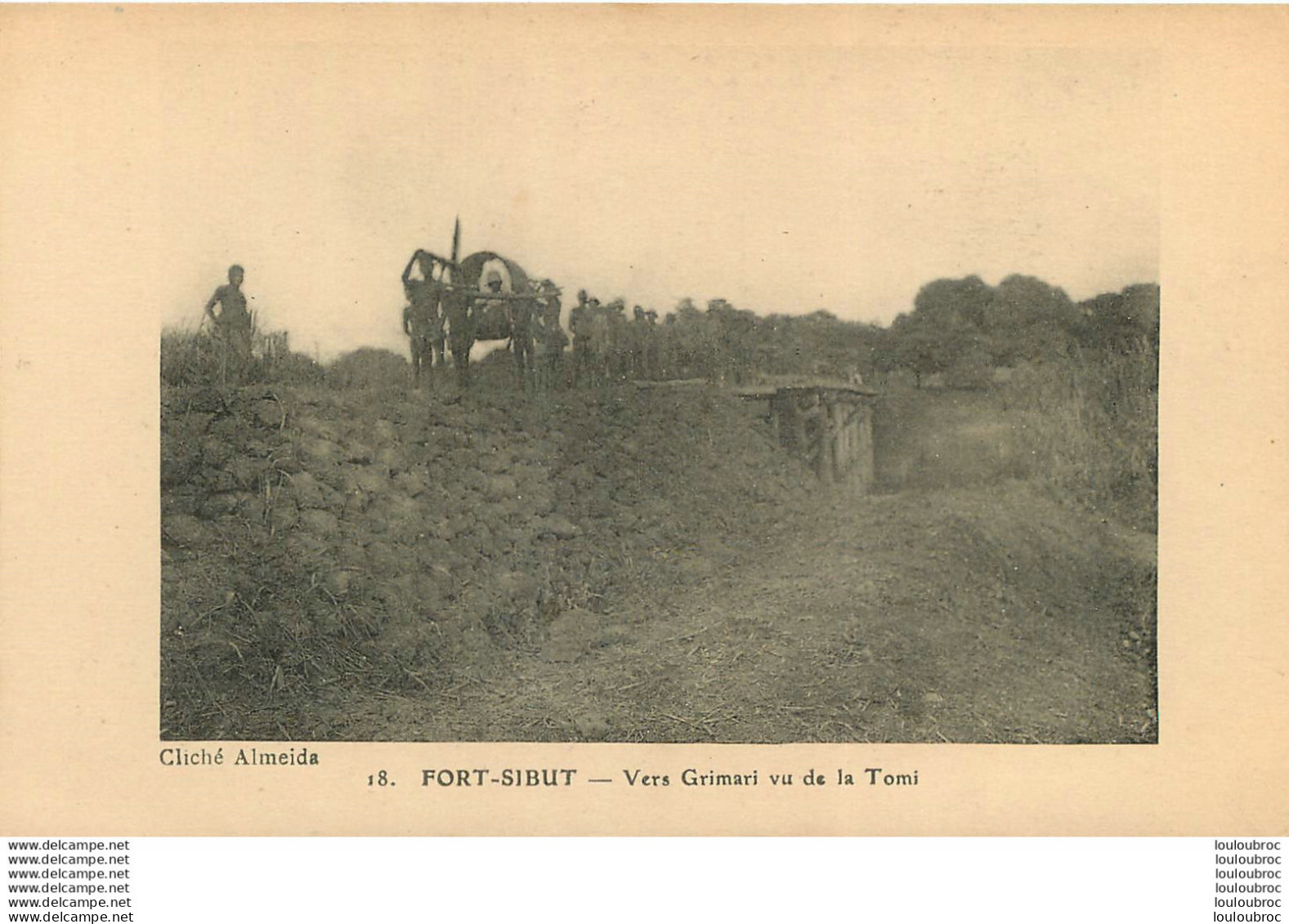 FORT SIBUT VERS GRIMARI VU DE LA TOMI   EDITION ALMEIDA - Centraal-Afrikaanse Republiek