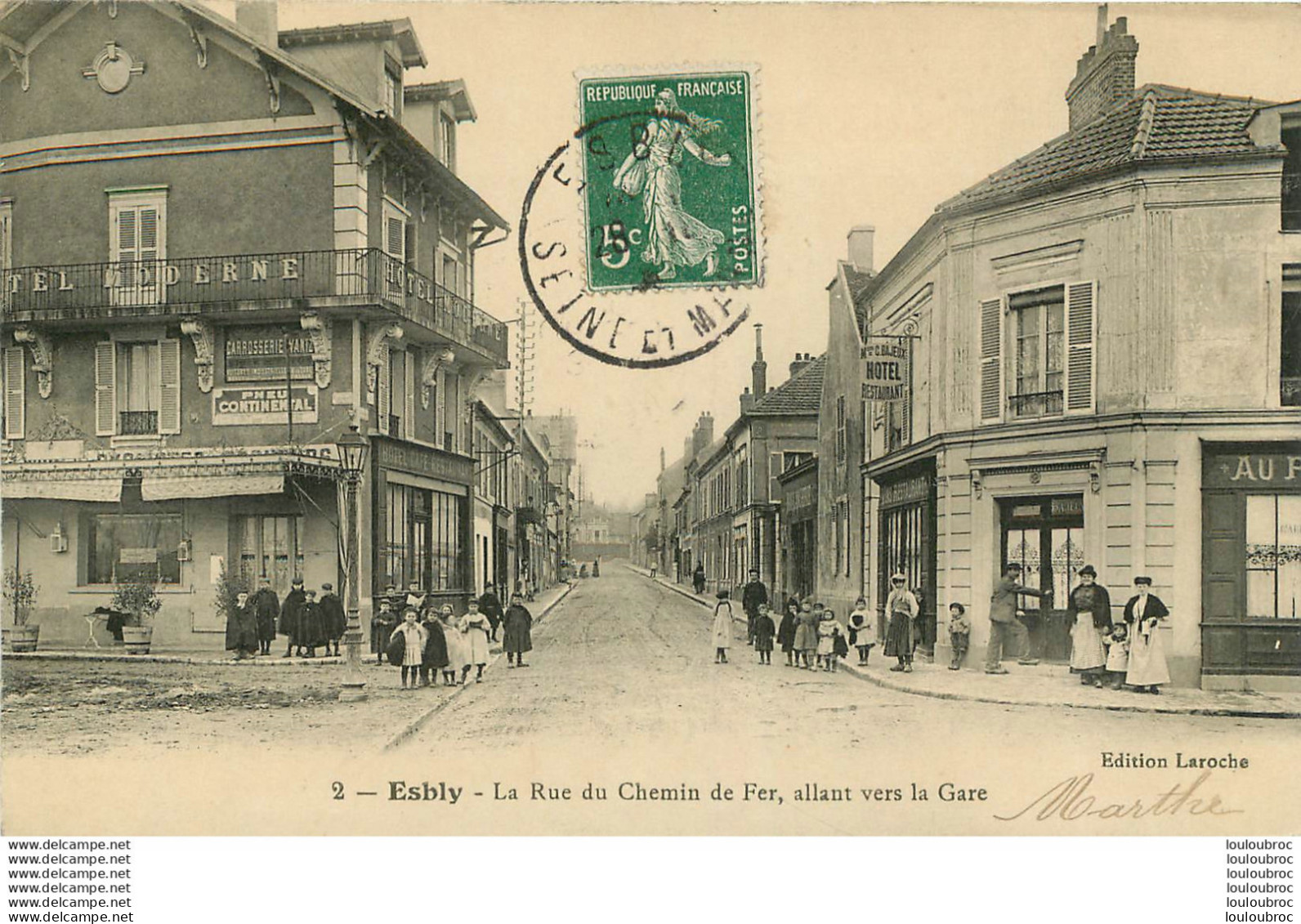 ESBLY LA RUE DU CHEMIN DE FER ALLANT VERS LA GARE - Esbly