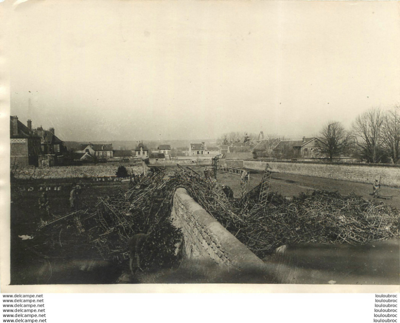 BARRICADES  ET SOLDATS  PREMIERE GUERRE   WW1 PHOTO ORIGINALE 18 X 13 CM - Guerre, Militaire