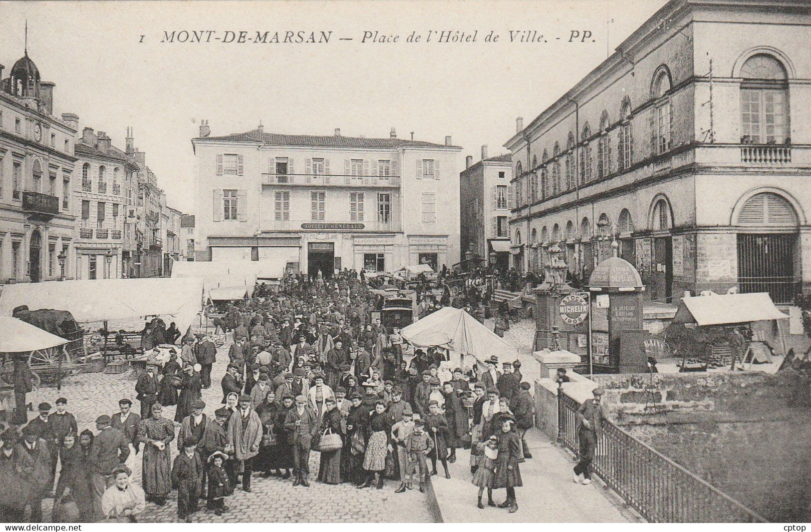 Mont De Marsan , Le Marché Place De L'hôtel De Ville - Mont De Marsan