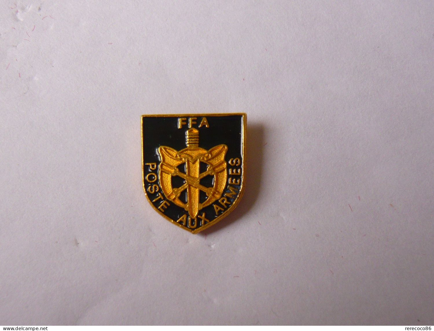 Pins POSTE AUX ARMEES FFA FORCES FRANCAISES EN ALLEMAGNE - Militaria