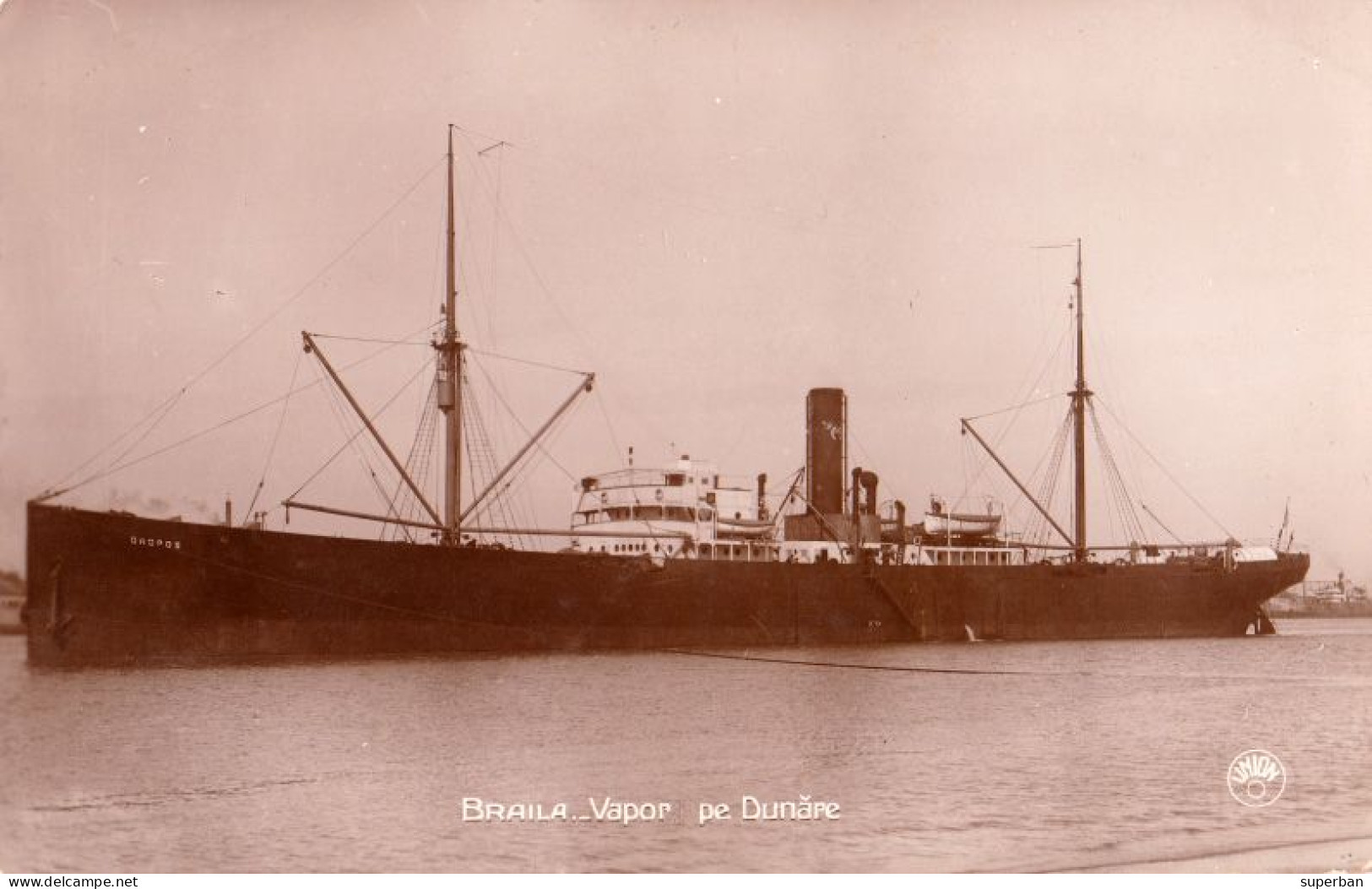 ROMANIA & GREECE : GREEK CARGO STEAM SHIP " OROPOS " On DANUBE At BRAILA - REAL PHOTO POSTCARD ~ 1930 - '935 (an591) - Grecia