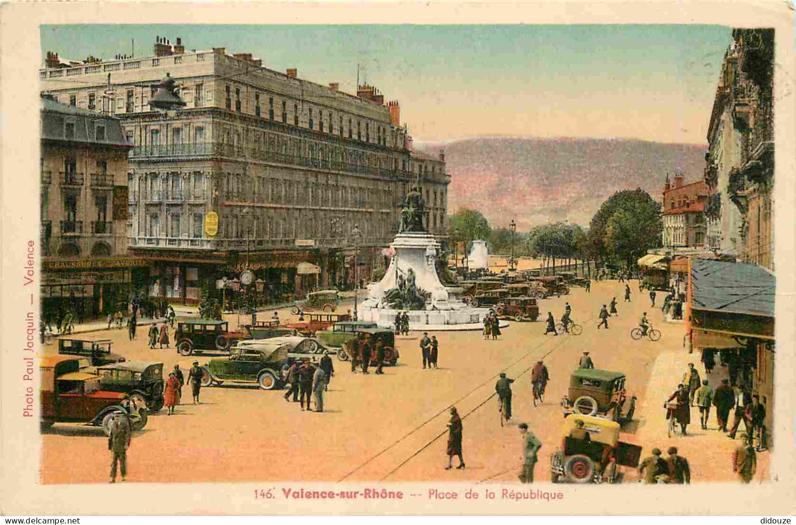 26 - Valence - Place De La République - Animée - Automobiles - Colorisée - CPA - Oblitération Ronde De 1939 - Voir Scans - Valence