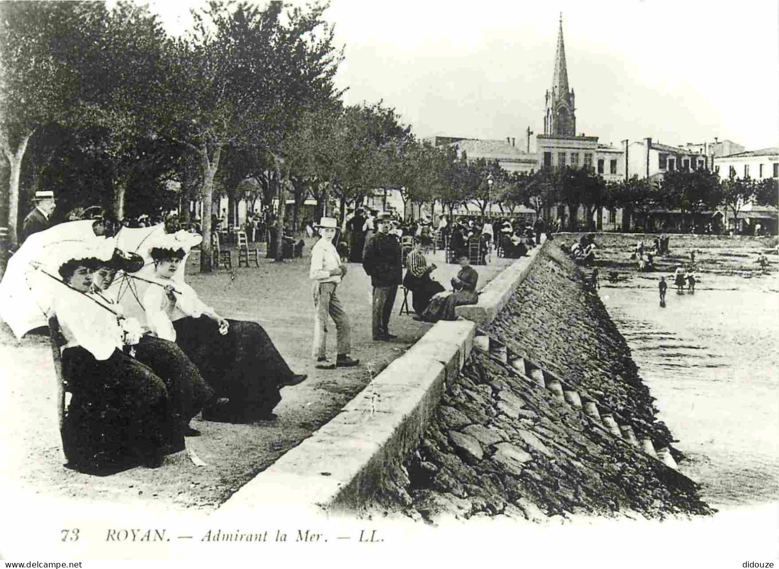 Reproduction CPA - 17 Royan - Admirant La Mer - CPM - Carte Neuve - Voir Scans Recto-Verso - Royan