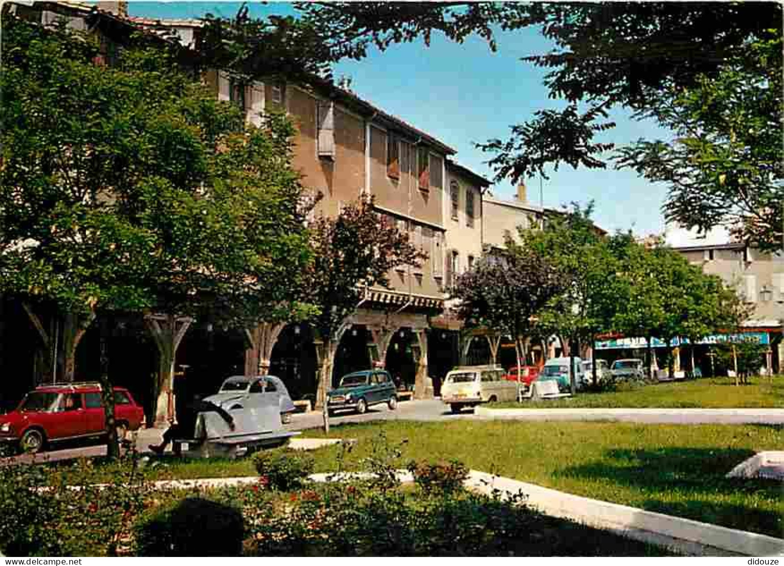 Automobiles - Mirepoix - La Place Fleurie - CPM - Voir Scans Recto-Verso - Voitures De Tourisme