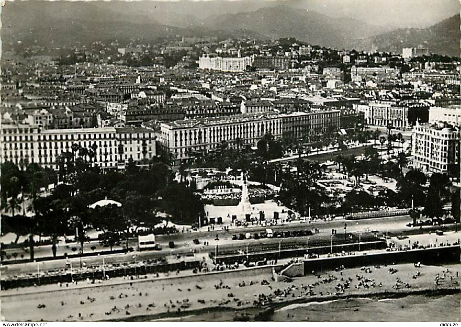 06 - Nice - Vue Générale Aérienne - Carte Dentelée - CPSM Grand Format - Voir Scans Recto-Verso - Panorama's