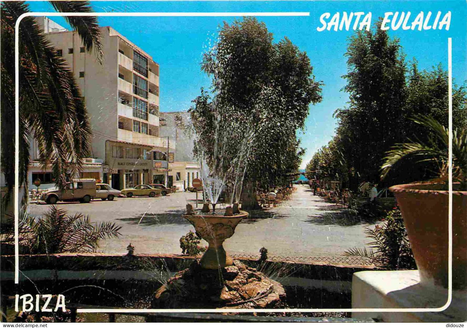 Espagne - Espana - Islas Baleares - Ibiza - Santa Eulalia Del Rio - Immeubles - Architecture - Automobiles - Fontaine Lu - Ibiza