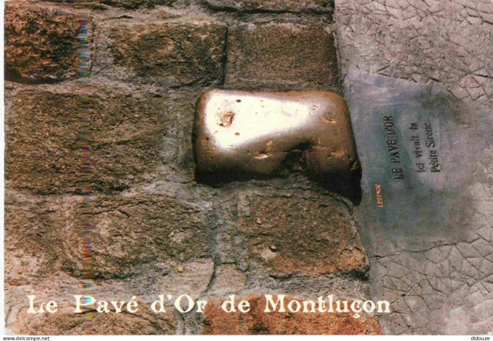 03 - Montluçon - L'Esplanade Du Vieux Château Et L'Horloge - Carte Dentelée - CPSM Grand Format - Voir Scans Recto-Verso - Montlucon