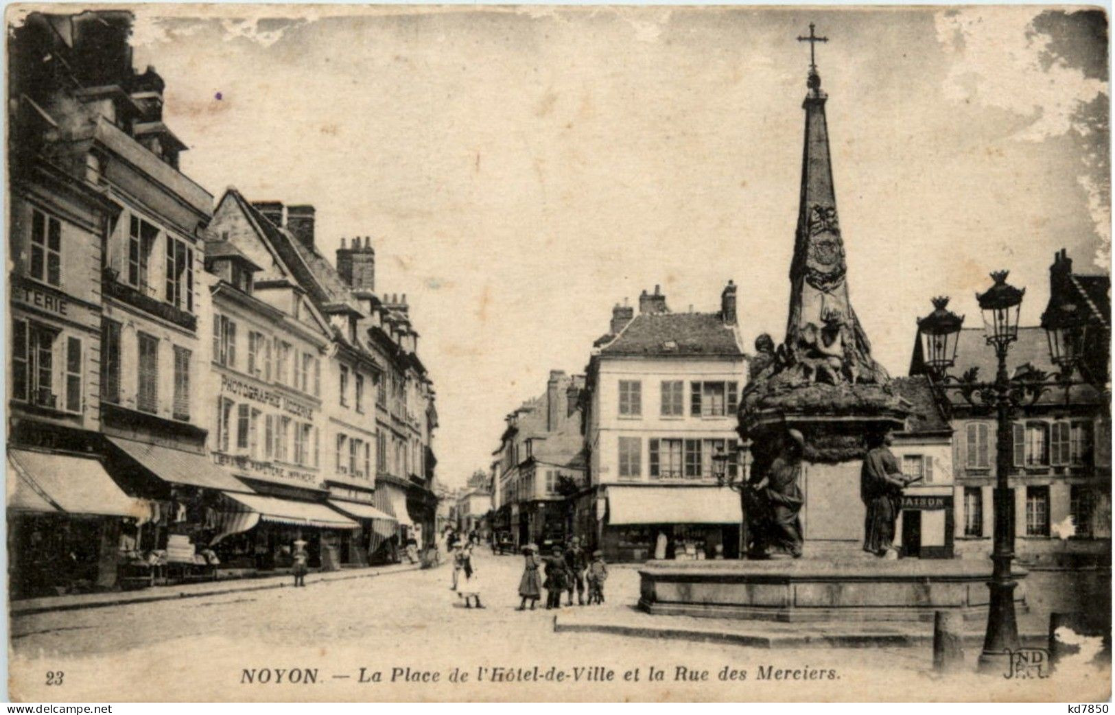 Noyon - La Place De L Hotel - Noyon