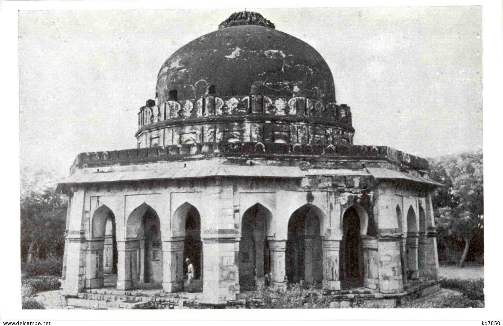 Delhi - Sikandar Lodis Tomb - India