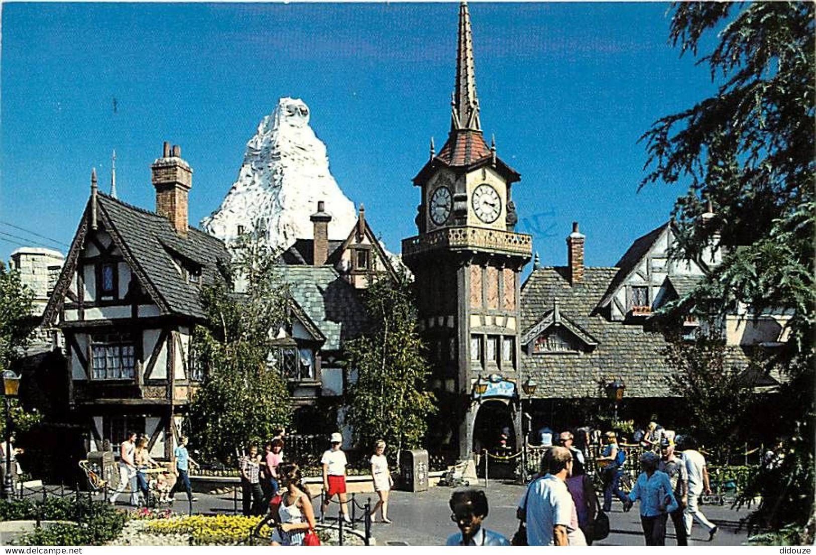 Parc D'Attractions - Disneyland Anaheim - Fantasyland - CPM - Voir Scans Recto-Verso - Disneyland