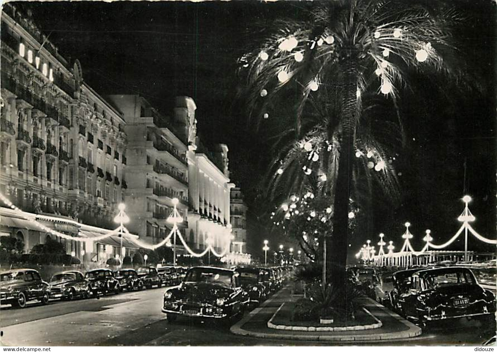 Automobiles - Nice - La Promenade Des Anglais - Vue De Nuit - CPSM Grand Format - Voir Scans Recto-Verso - Voitures De Tourisme