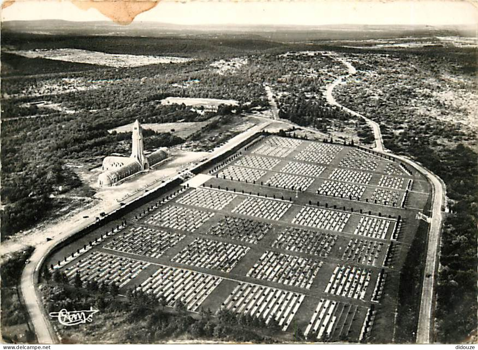 55 - Douaumont - Vue Aérienne - Ossuaire Et Cimetière De Douaumont - La Tranchée Des Baïonnettes Et Le Fort De Douaumont - Douaumont