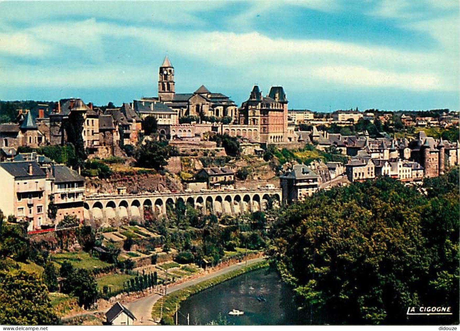 19 - Uzerche - Vue Générale - Carte Neuve - CPM - Voir Scans Recto-Verso - Uzerche