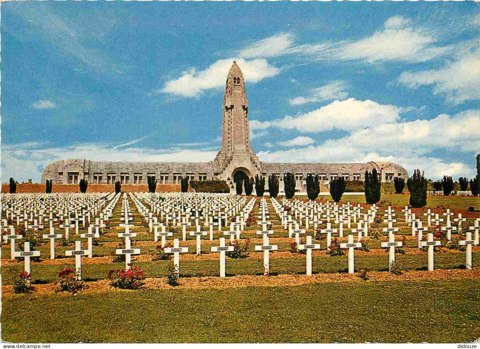 55 - Douaumont - L'Ossuaire De Douaumont - Le Cimetière National Militaire - CPM - Voir Scans Recto-Verso - Douaumont