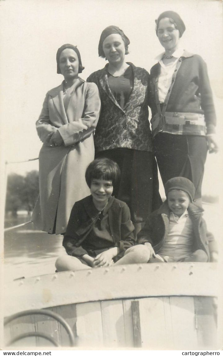 Annonymous Persons Souvenir Photo Social History Portraits & Scenes Family Boat Trip - Fotografie