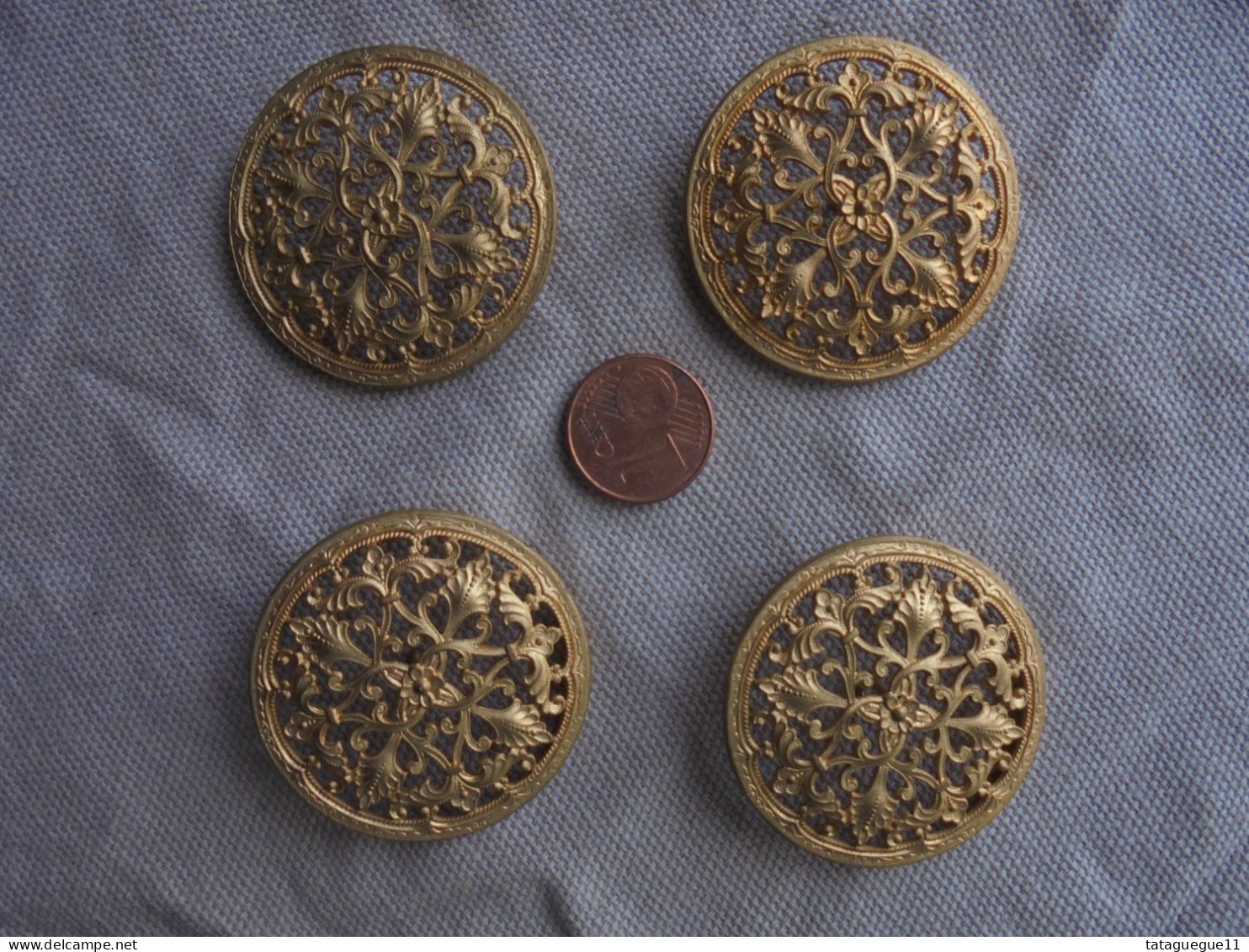 Ancien - 4 Gros Boutons En Laiton Ajouré 3,5 Mm Art Nouveau - Buttons