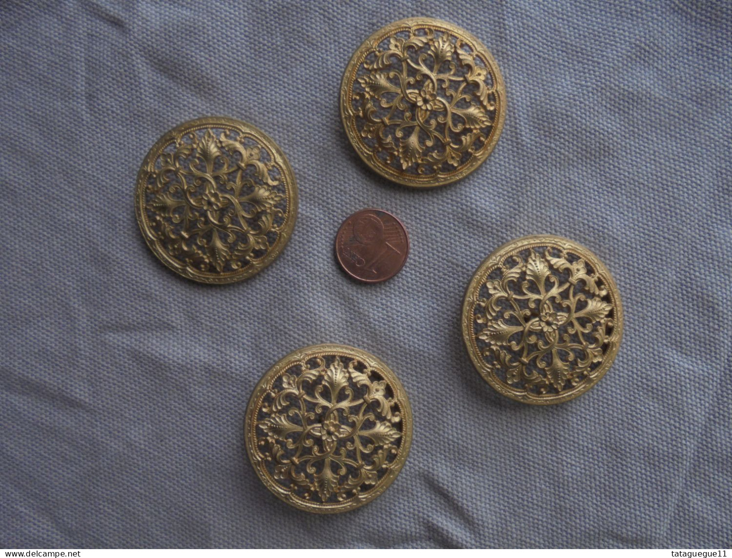 Ancien - 4 Gros Boutons En Laiton Ajouré 3,5 Mm Art Nouveau - Buttons