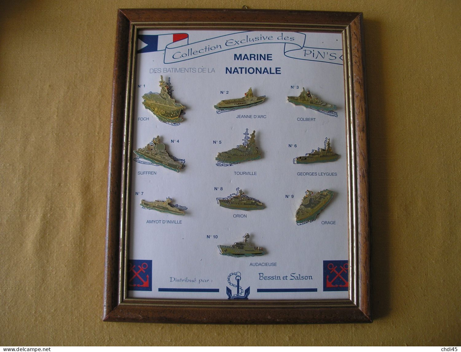 Cadre De 10 Pin's Des Bateaux Militaires Marine Nationale Armée Française - Army