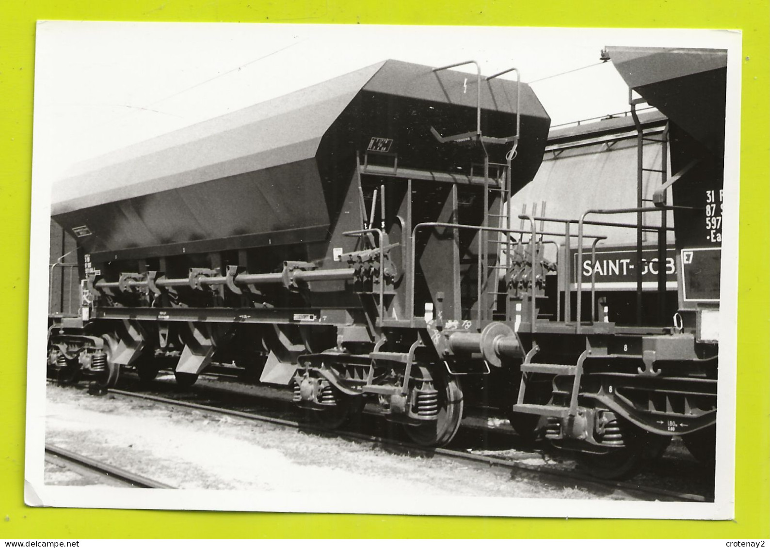 PHOTO Originale TRAIN Wagon Trémie SNCF à Bogies Dans Les Années 60 - Treni