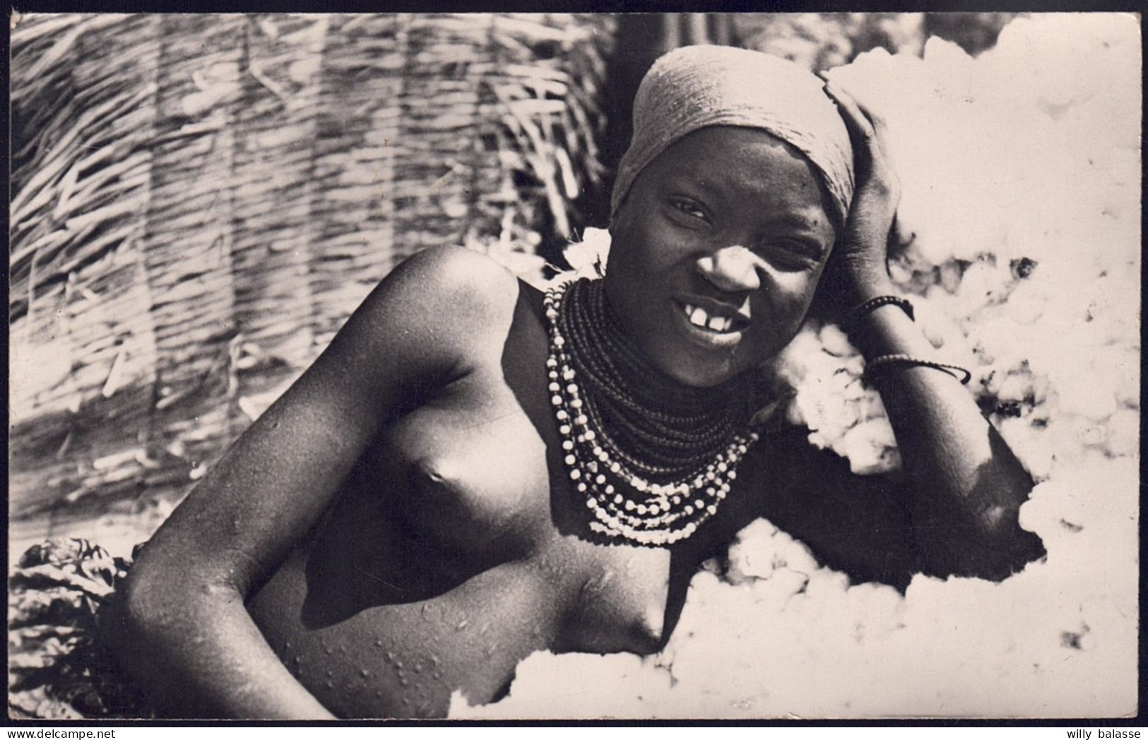 +++ CPA - Carte Photo - Afrique - CONGO - UBANGI - Jeune Fille Indigène - Femme Seins Nus  // - Congo Belga