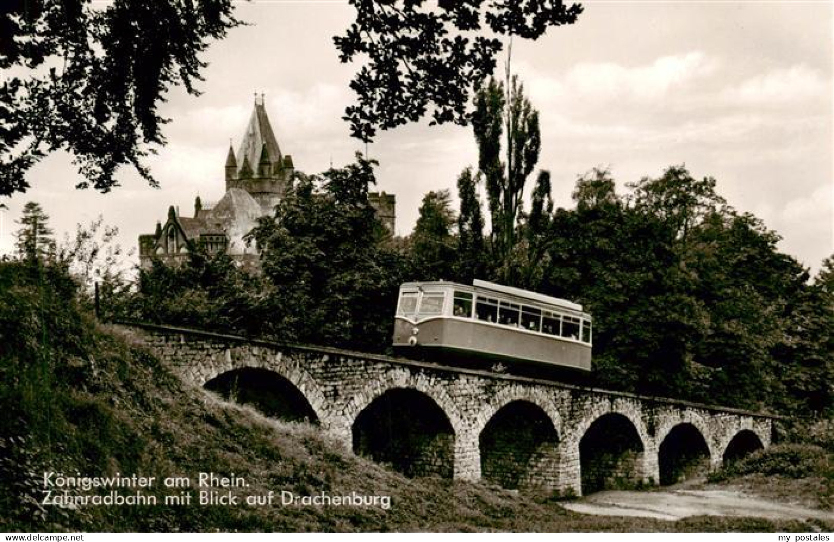 73883890 Koenigswinter Rhein Zahnradbahn Mit Blick Auf Drachenburg  - Koenigswinter