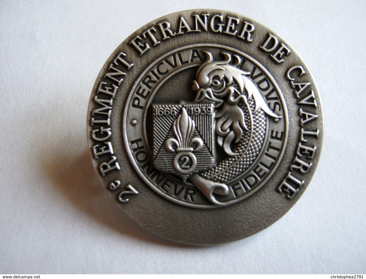 INSIGNE LEGION ETRANGERE CAVALERIE 2° REC (DOS GRAVE + NUMEROTE) ETAT EXCELLENT - Hueste