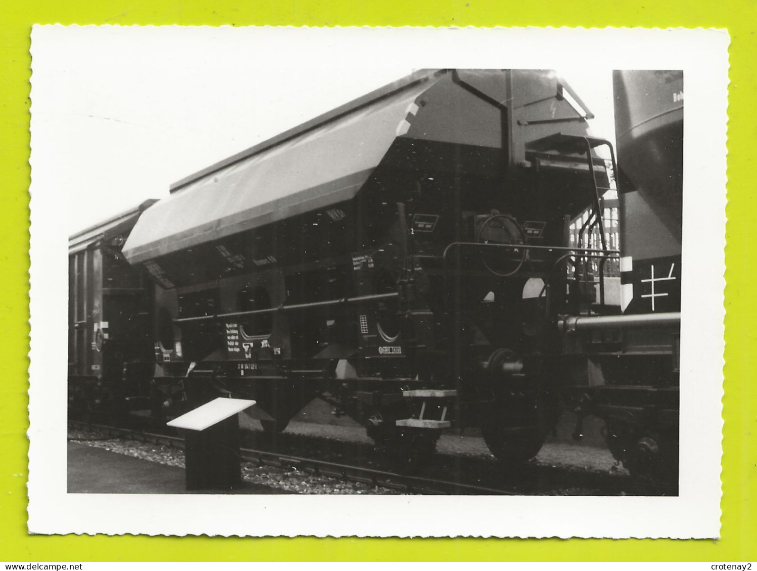 PHOTO Originale TRAINS Wagon Trémie à Essieux En Expo En 1965 - Treni