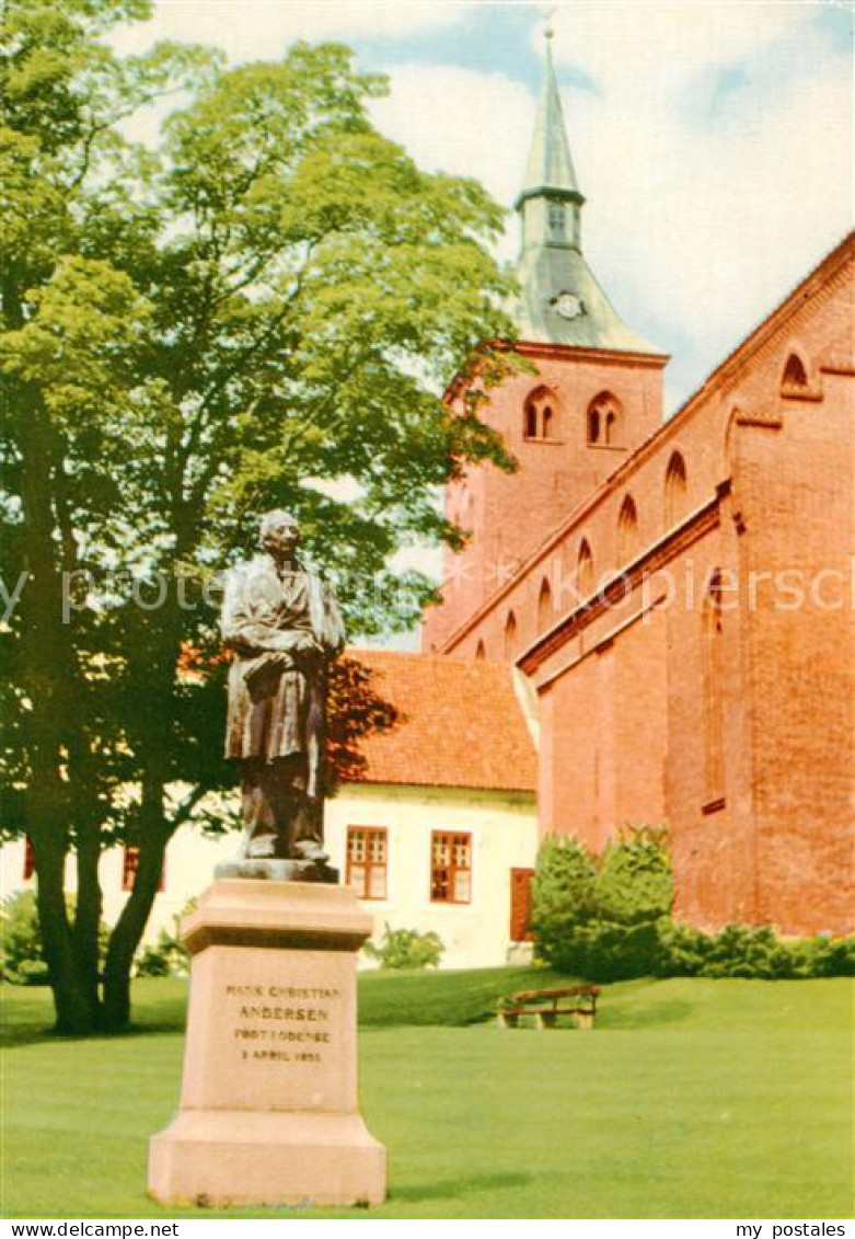 73861083 Odense The Statue Of Hans Christian Anders Behind The Cathedral Odense - Denemarken