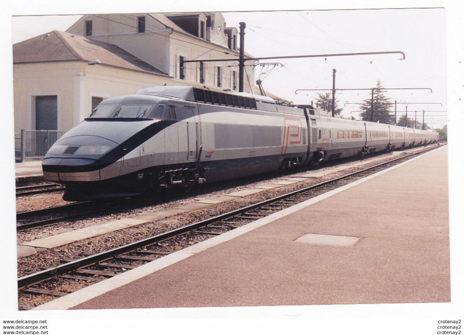 PHOTO Originale TRAINS Wagon TGV Pendulaire SNCF En Gare De MONTEREAU Le 20 Mai 1998 - Trains