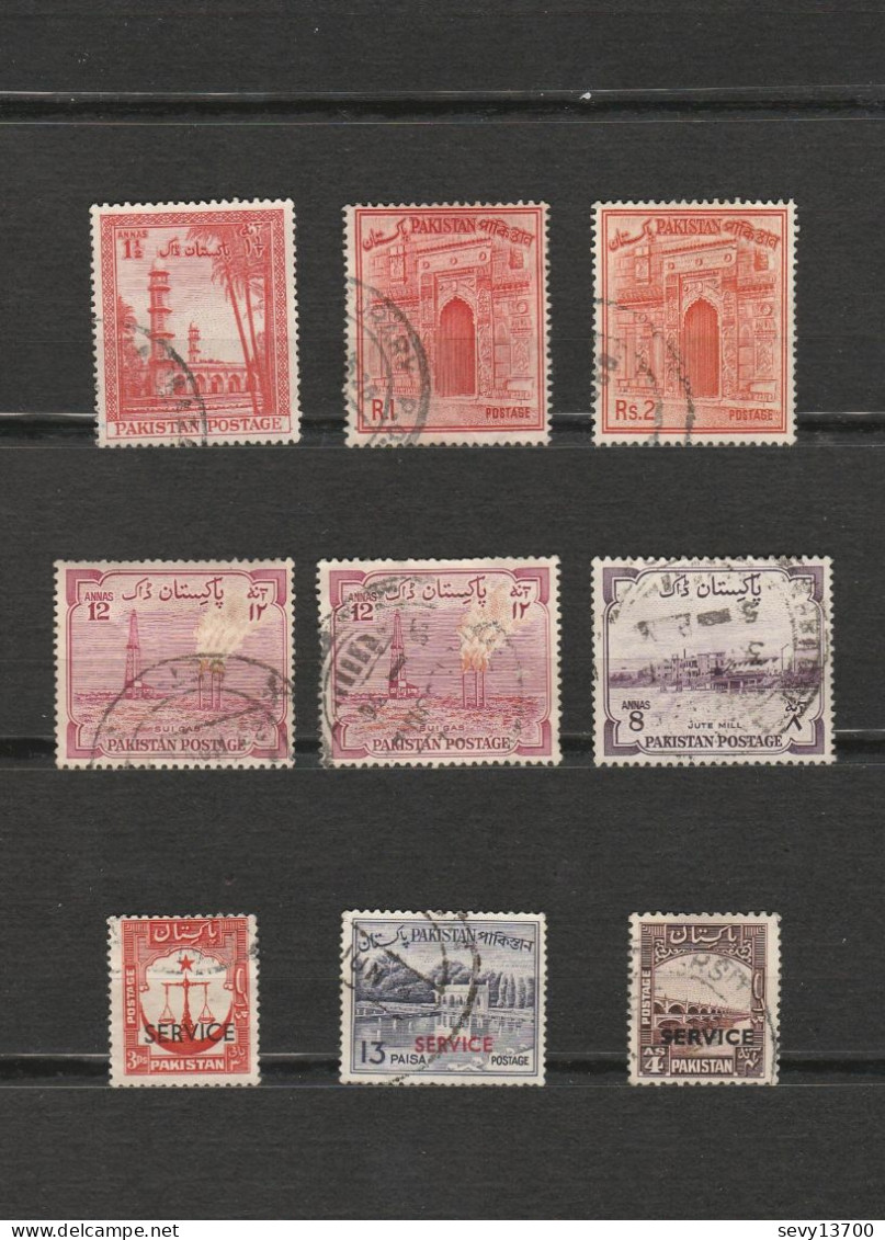 Lot 32 Timbres Du Pakistan - Les Jardins De Shalimar - 5 Surchargés SERVICE - Mosquée - Croix Rouge - Pakistan